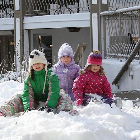 Fern Resort Orillia Bagian luar foto