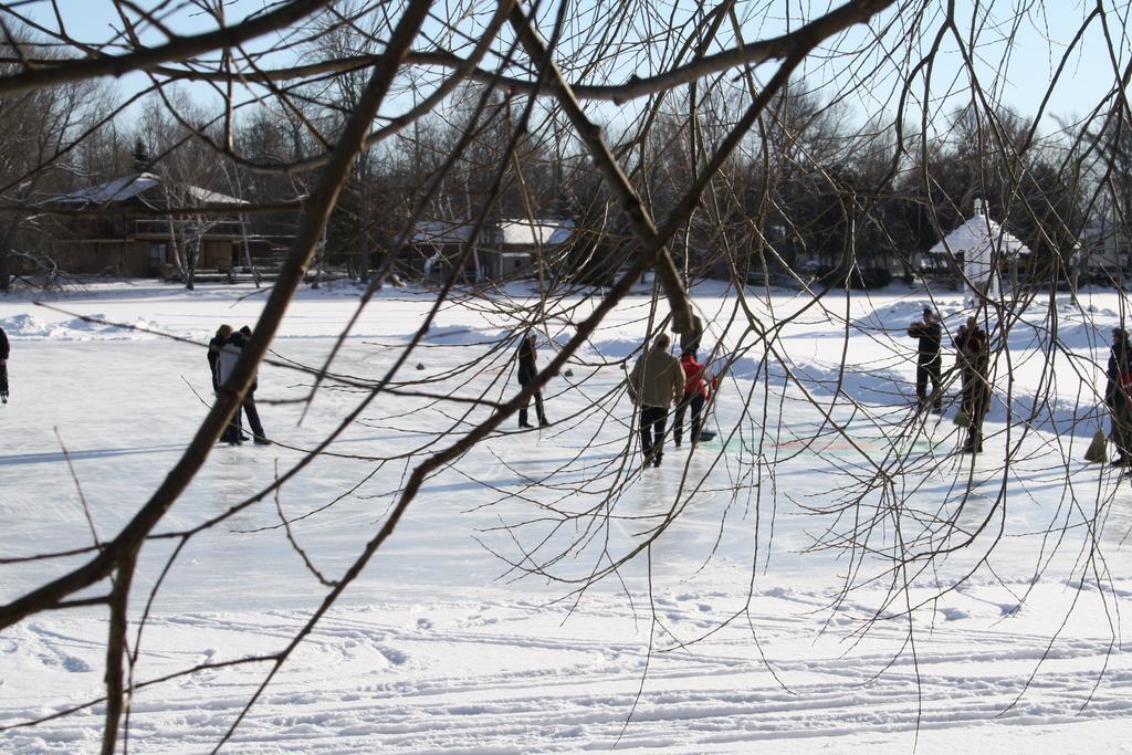 Fern Resort Orillia Bagian luar foto