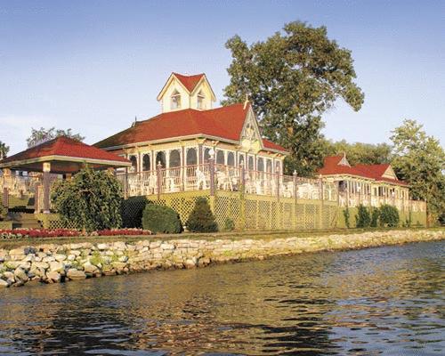 Fern Resort Orillia Bagian luar foto