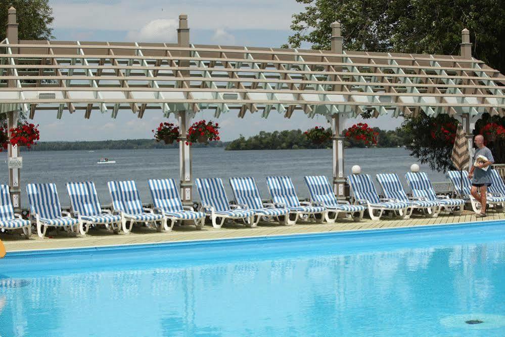 Fern Resort Orillia Bagian luar foto